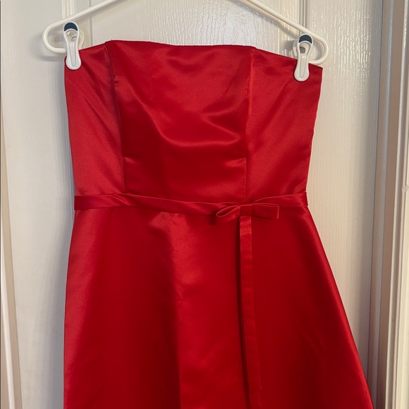 Elegant Red Strapless satin Dress with wrap - Picture 6 of 12